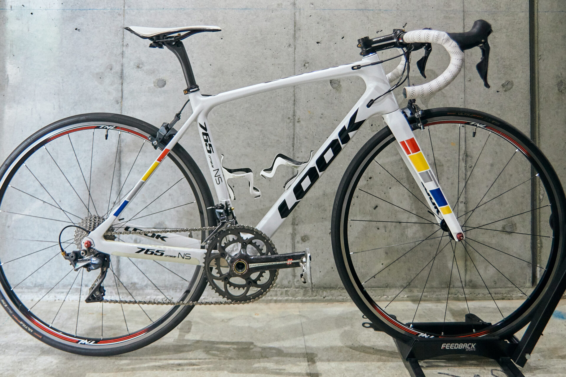 ホワイトにカスタムされたLOOKが入庫? - SENSHA Bicycle 港北