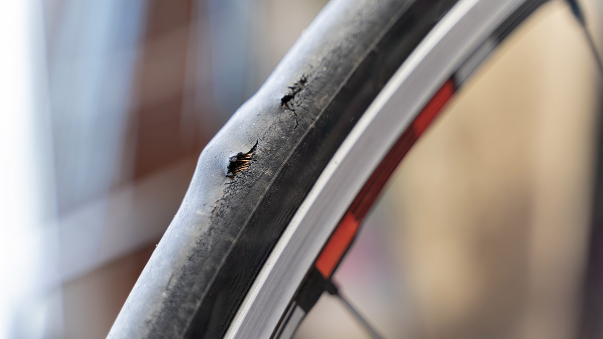 ひび割れた自転車のタイヤ